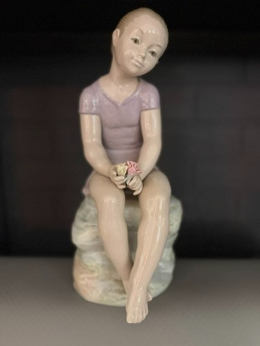 Vintage nao lladro sitting - by,